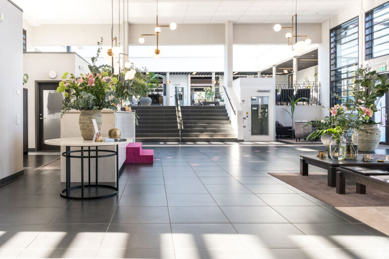 Foajé och reception på Hotel Riviera Strand.